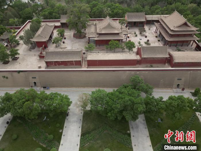 5月16日，航拍下的雷臺漢墓墓室入口。戴文昌　攝